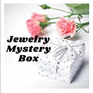 5 piece jewelry mystery box